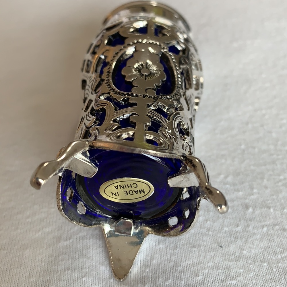 Sold Sold Sold Neiman Marcus Never Used Salt and Pepper Shakers - Picture 8 of 8